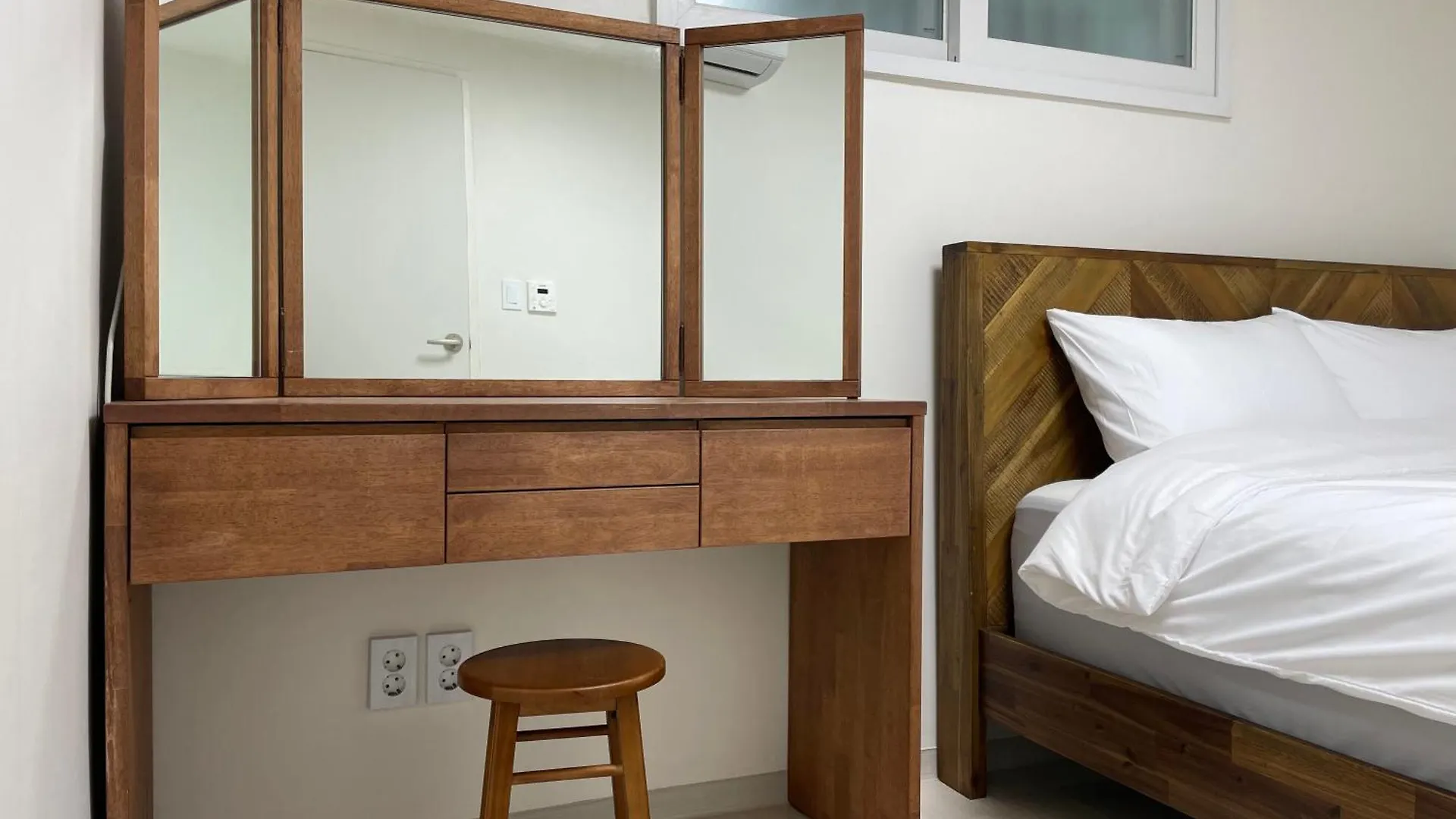 #2 Beds, 2 Rooms Staytion25 #Wangsimni Comfortable 2 Cozy Rooms 서울특별시 0*,  대한민국