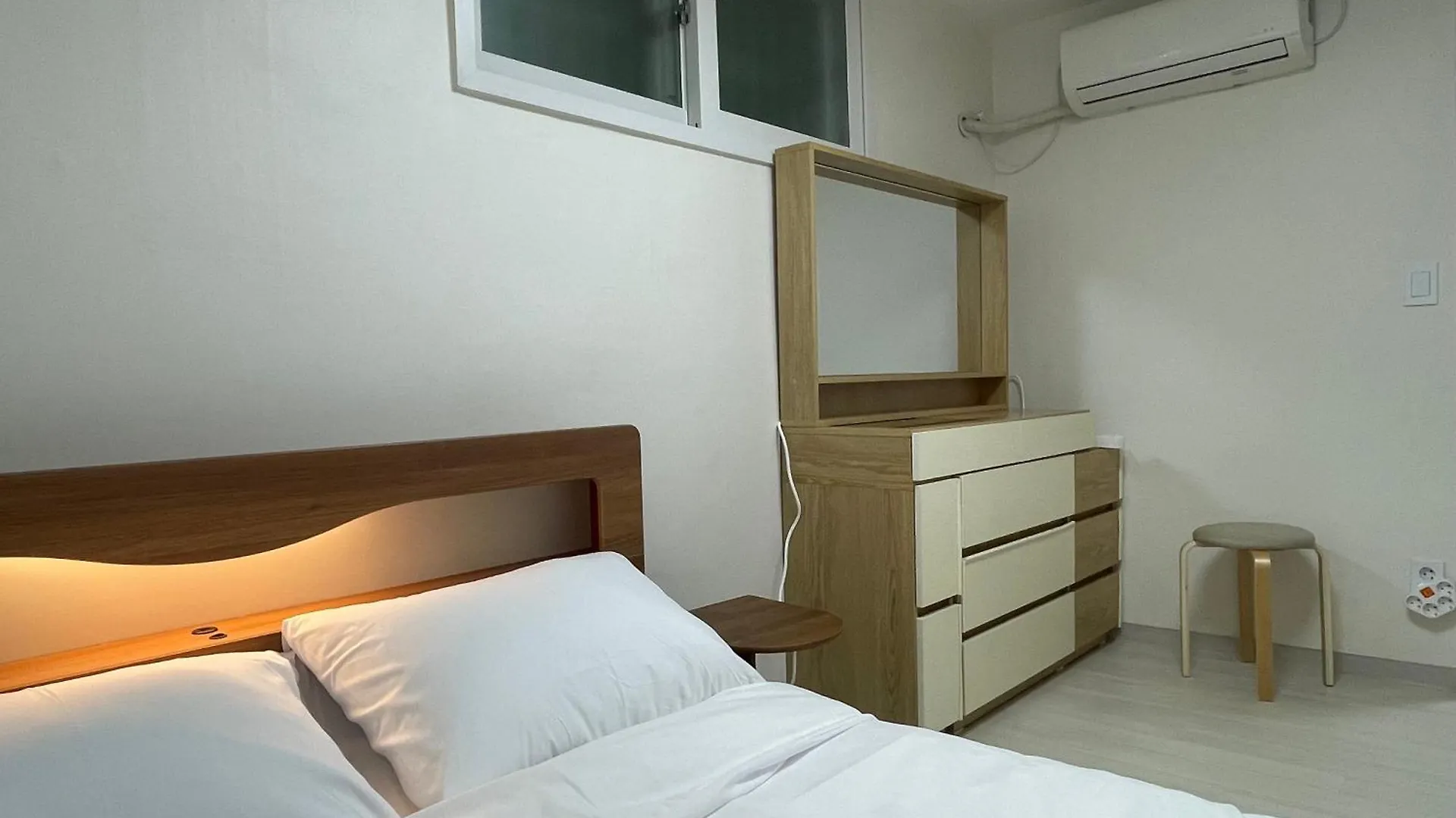#2 Beds, 2 Rooms Staytion25 #Wangsimni Comfortable 2 Cozy Rooms 서울특별시 0*,
