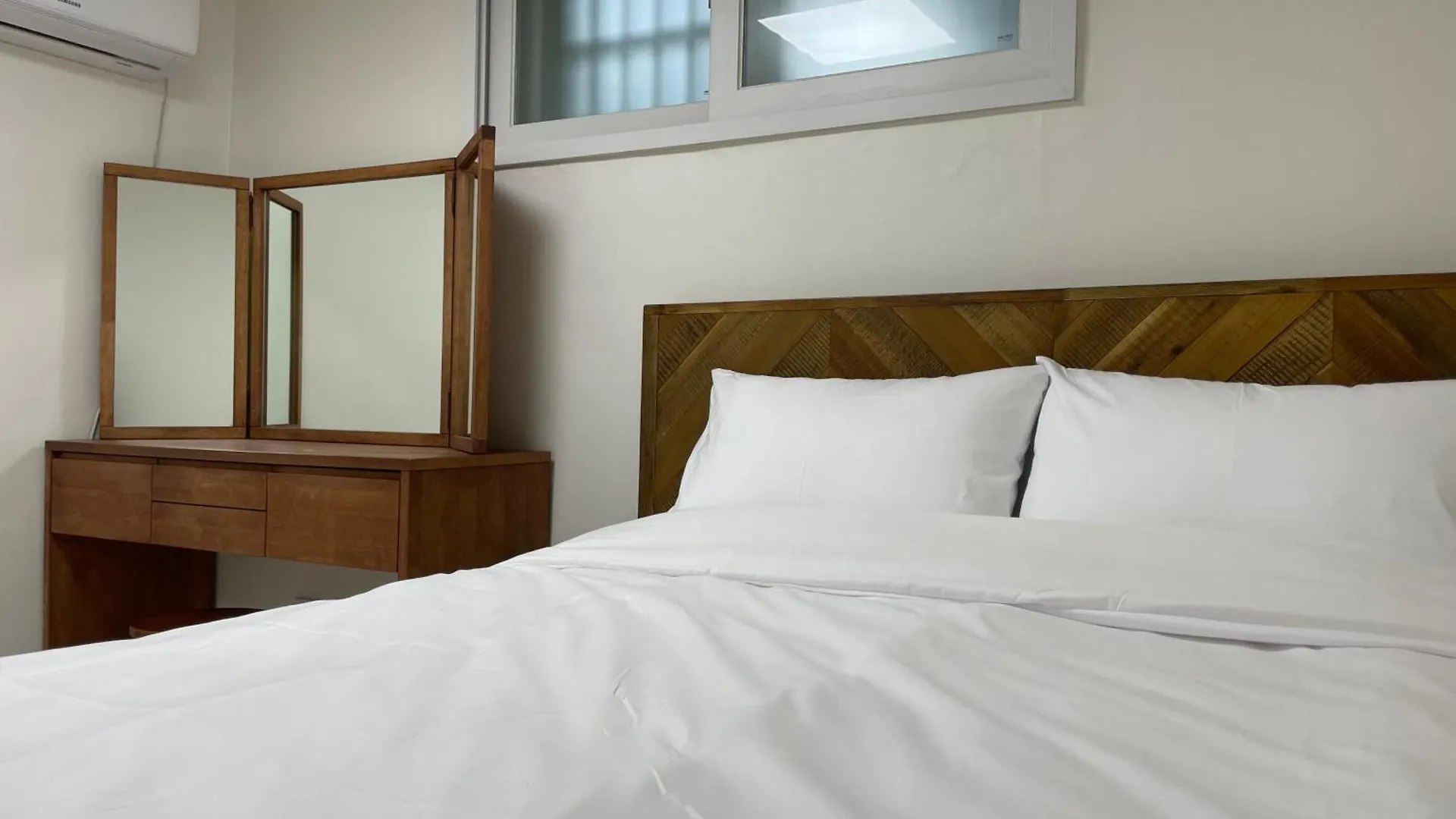 #2 Beds, 2 Rooms Staytion25 #Wangsimni Comfortable 2 Cozy Rooms Seoul 0*,